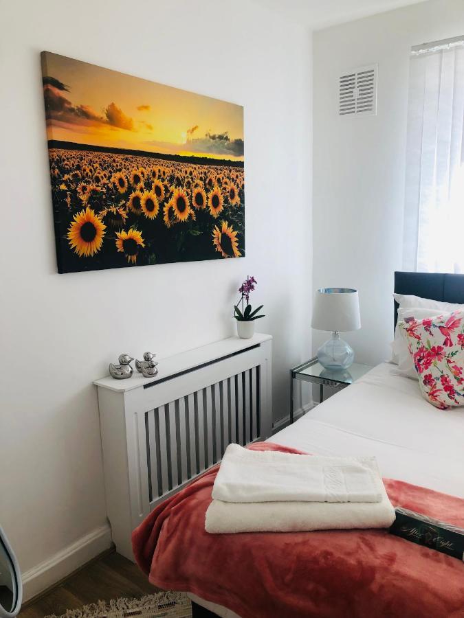 Super Location 2, 1Min Metro 10 Min From Camden Appartement Londen Buitenkant foto